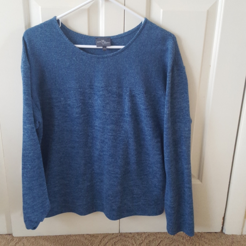 Women's sweater